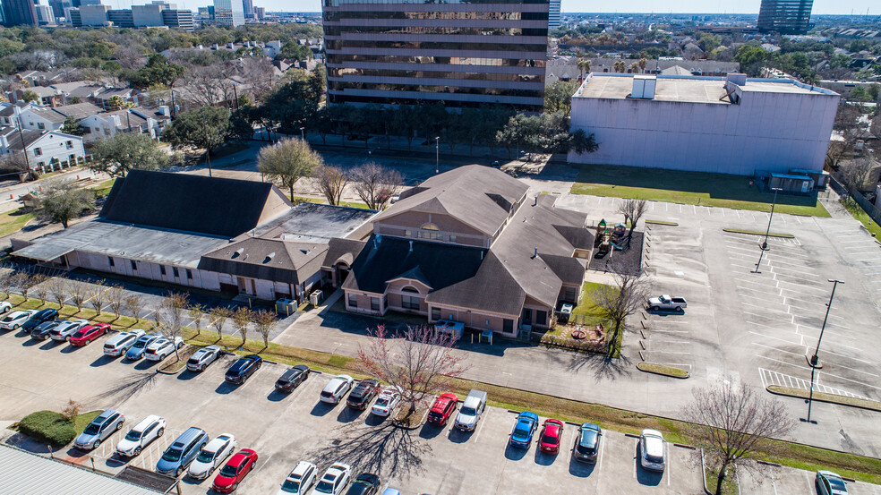 1910 Bering Dr, Houston, TX en venta - Foto del edificio - Imagen 3 de 7