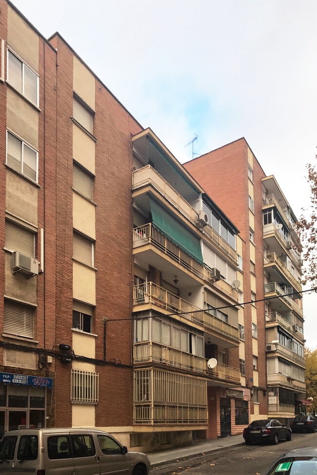 Más detalles de Calle Lugo, 3, Móstoles - Edificio residencial​ en venta
