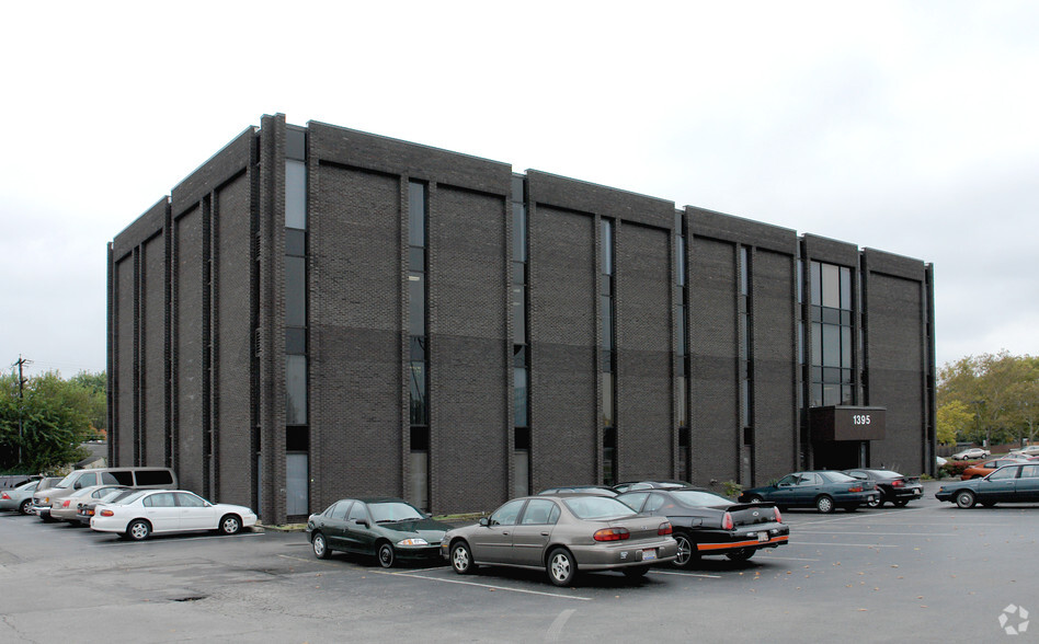 1395 E Dublin Granville Rd, Columbus, OH en alquiler - Foto del edificio - Imagen 1 de 7