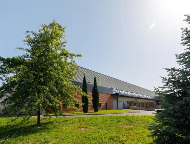 555 Rue De La Dombes, Miribel en alquiler - Foto del edificio - Imagen 1 de 7