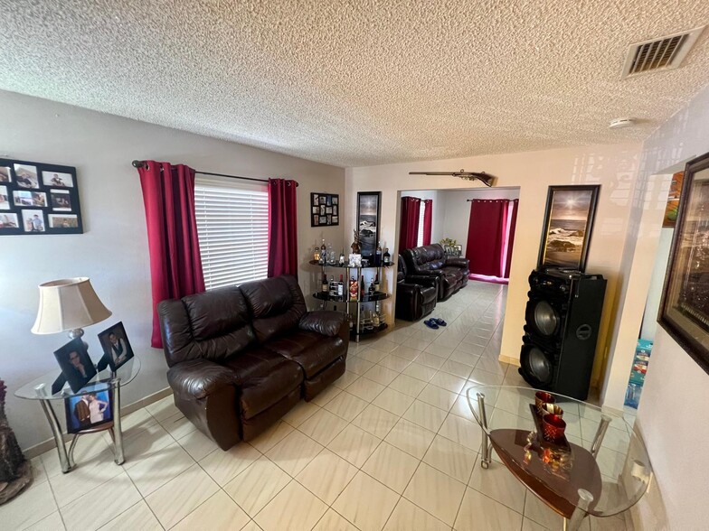 2752 SW 3rd St, Miami, FL en venta - Foto del edificio - Imagen 3 de 16