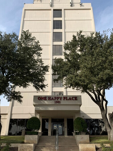 1901 Central Dr, Bedford, TX en alquiler - Foto del edificio - Imagen 3 de 12