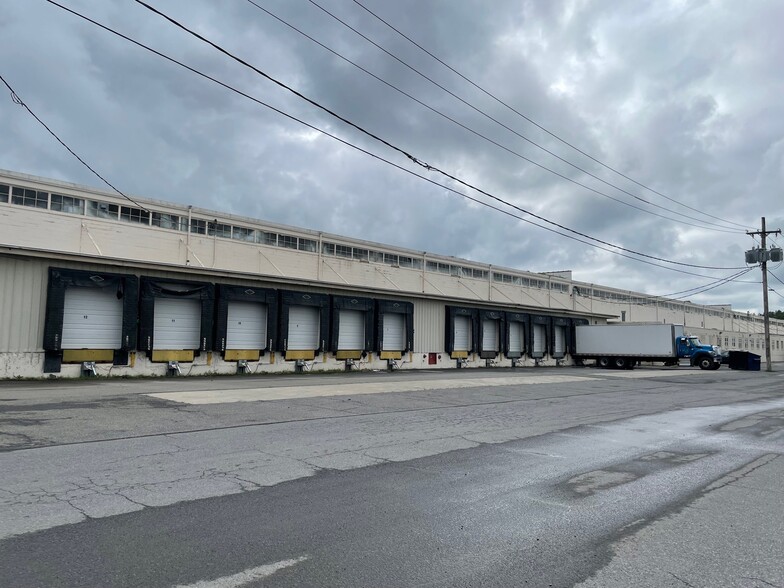 8 Northeastern Industrial Park, Guilderland Center, NY en alquiler - Foto del edificio - Imagen 2 de 10