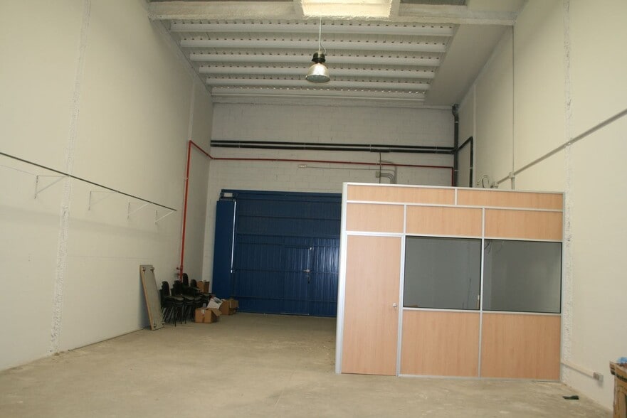 Nave en Madrid, Madrid en venta - Foto del edificio - Imagen 2 de 3