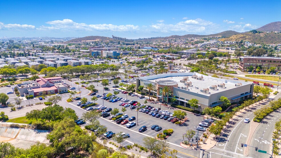 125 N Twin Oaks Valley Rd, San Marcos, CA en venta - Foto del edificio - Imagen 3 de 12