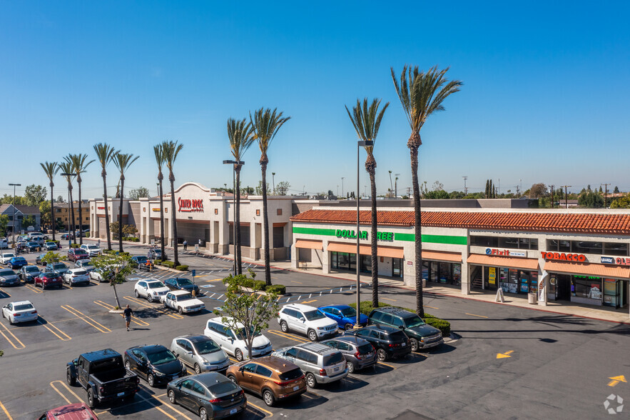 3325-3425 E Chapman Ave, Orange, CA en venta - Foto del edificio - Imagen 1 de 27