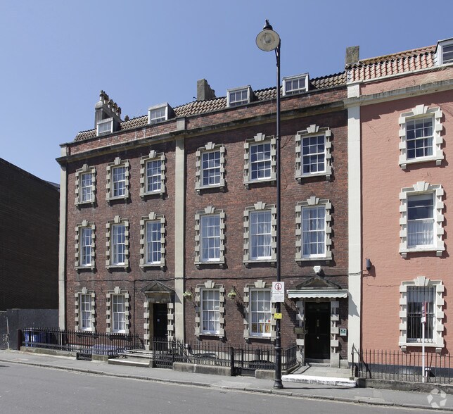 15-16 Brunswick Sq, Bristol en alquiler - Foto del edificio - Imagen 2 de 7
