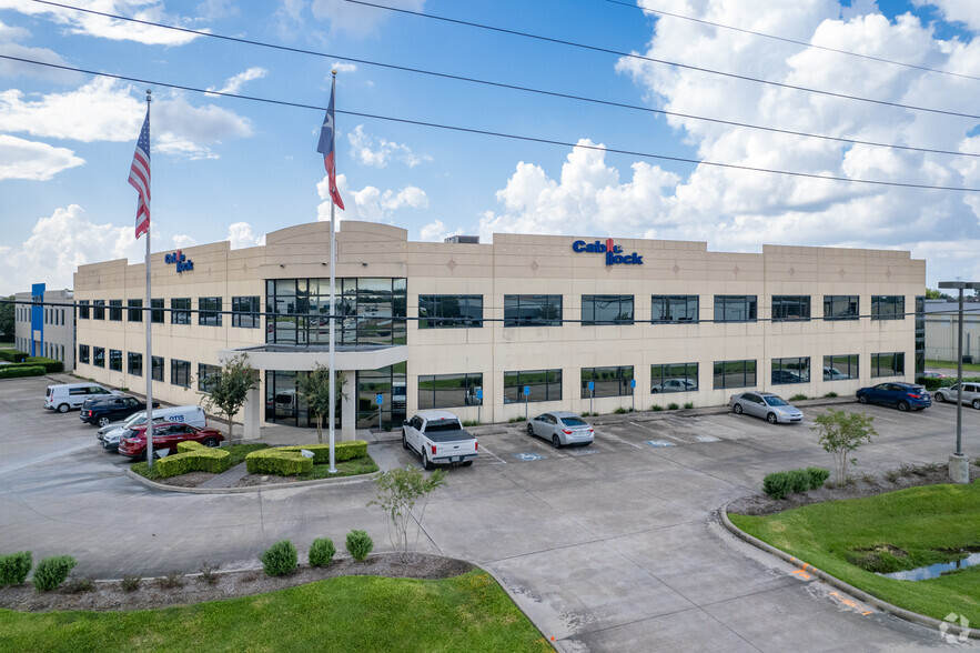 8400 N Sam Houston Pky W, Houston, TX en alquiler - Foto del edificio - Imagen 3 de 4