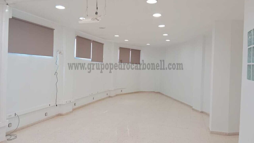 Edificio residencial en Crevillent, Alicante en venta - Foto del interior - Imagen 1 de 2