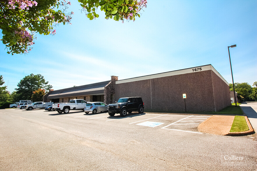 1682 Shelby Oaks Dr N, Memphis, TN en alquiler - Foto del edificio - Imagen 2 de 6