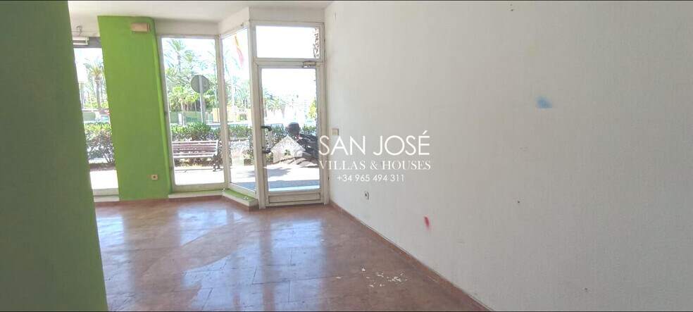 Local en Santa Pola en venta - Foto del edificio - Imagen 2 de 11