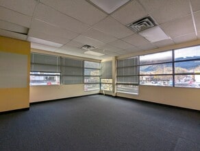 1900-1950 Lonsdale Ave, North Vancouver, BC en alquiler Foto del edificio- Imagen 1 de 19