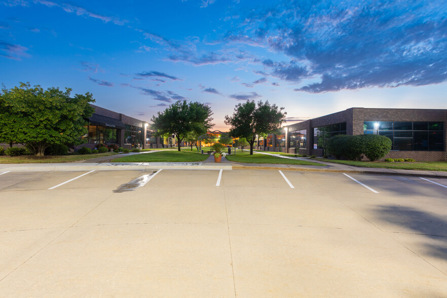 6800 Lake Dr, West Des Moines, IA en alquiler - Foto del edificio - Imagen 3 de 9