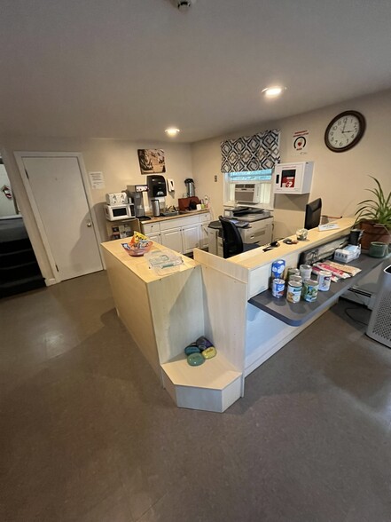 890 Centerville Rd, Warwick, RI en venta - Foto del edificio - Imagen 3 de 9