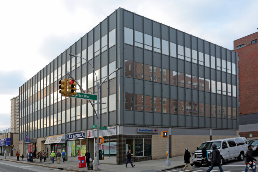 17561 Hillside Ave, Jamaica, NY en alquiler - Foto del edificio - Imagen 1 de 12