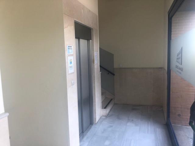 Oficina en Tomares en venta - Foto del edificio - Imagen 3 de 25