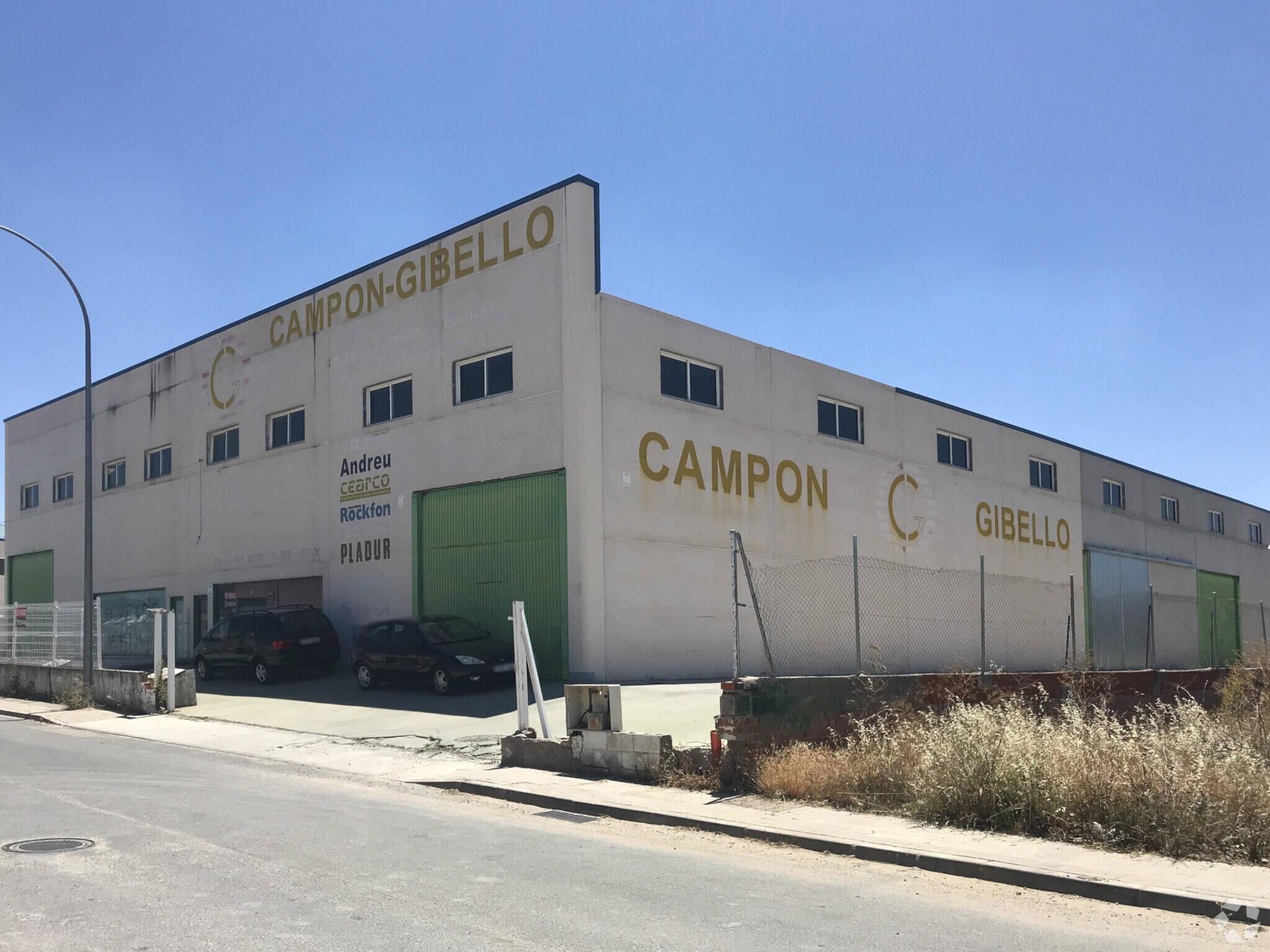 Avenida de los Cañales, 15, Chapinería, Madrid en venta Foto principal- Imagen 1 de 1