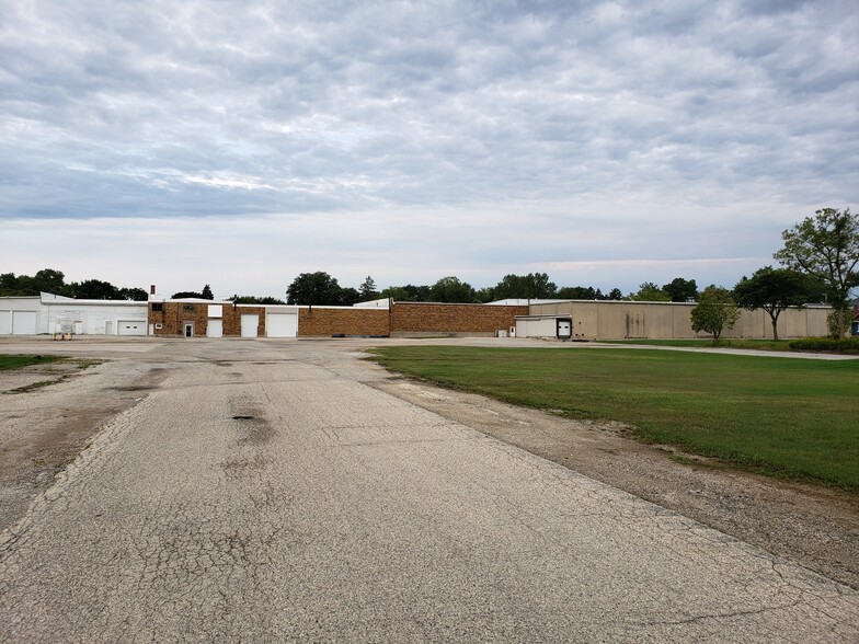 100 Washington St, Fox Lake, WI en alquiler - Foto del edificio - Imagen 2 de 10