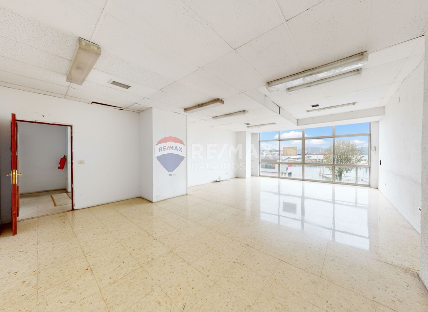 Local en Vigo, Pontevedra en venta Foto del edificio- Imagen 1 de 35