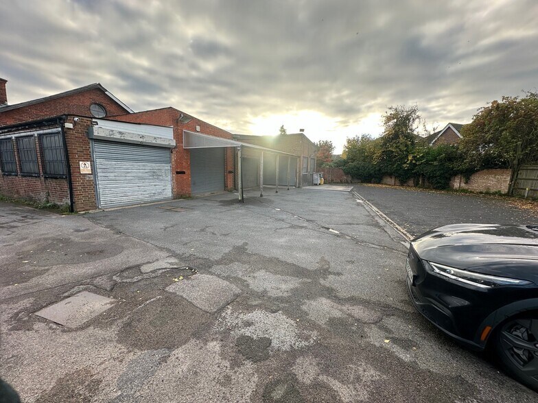 73 Furze Platt Road, Maidenhead en alquiler - Foto del edificio - Imagen 2 de 16