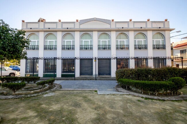 Más detalles de Calle Pablo Neruda, 1, Mairena del Aljarafe - Local en venta