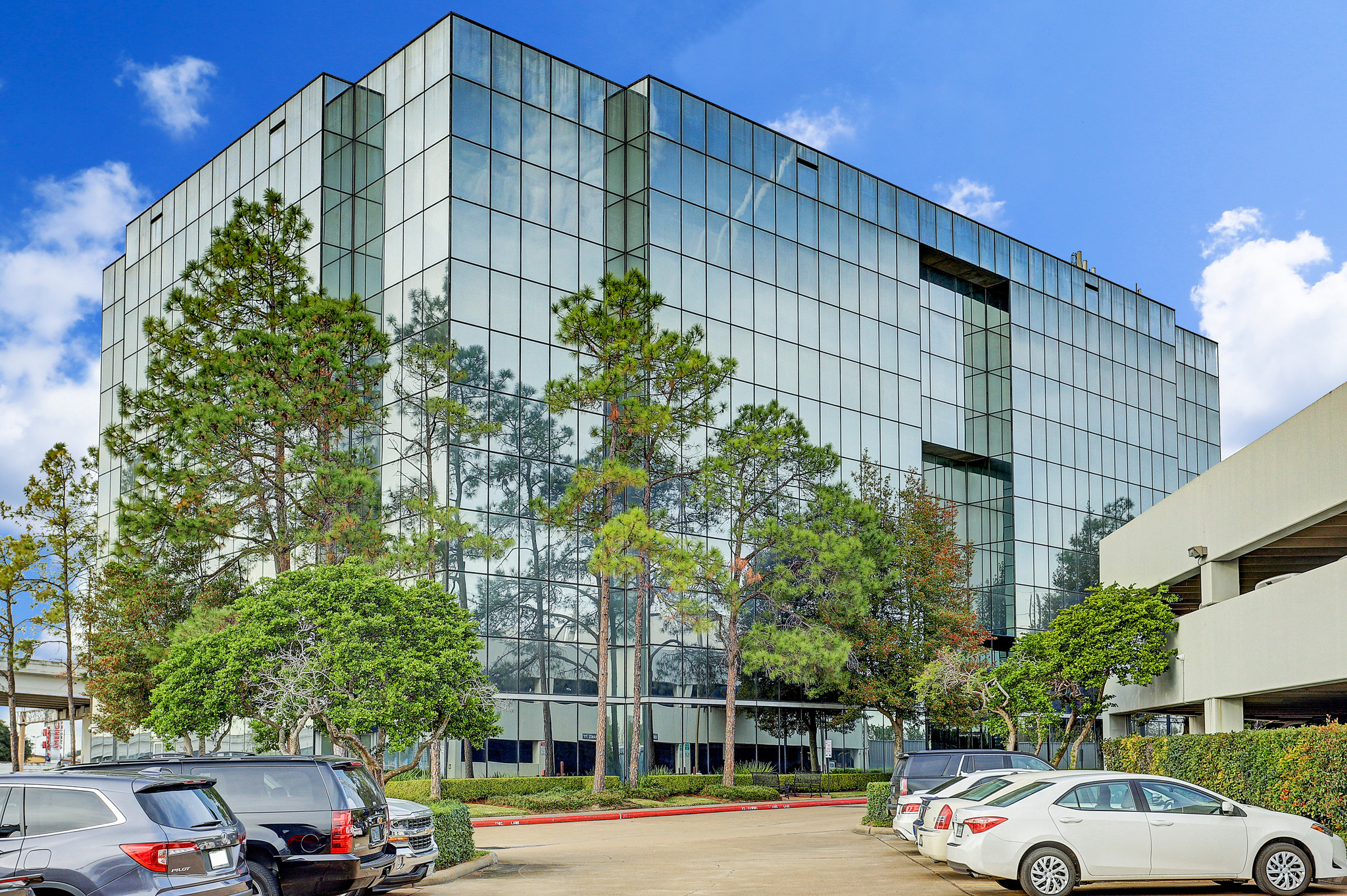 10101 Southwest Freeway, Houston, TX en alquiler Foto del edificio- Imagen 1 de 4