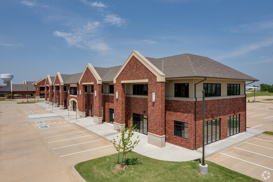 2801 36th Ave NW, Norman, OK en alquiler - Foto del edificio - Imagen 2 de 6