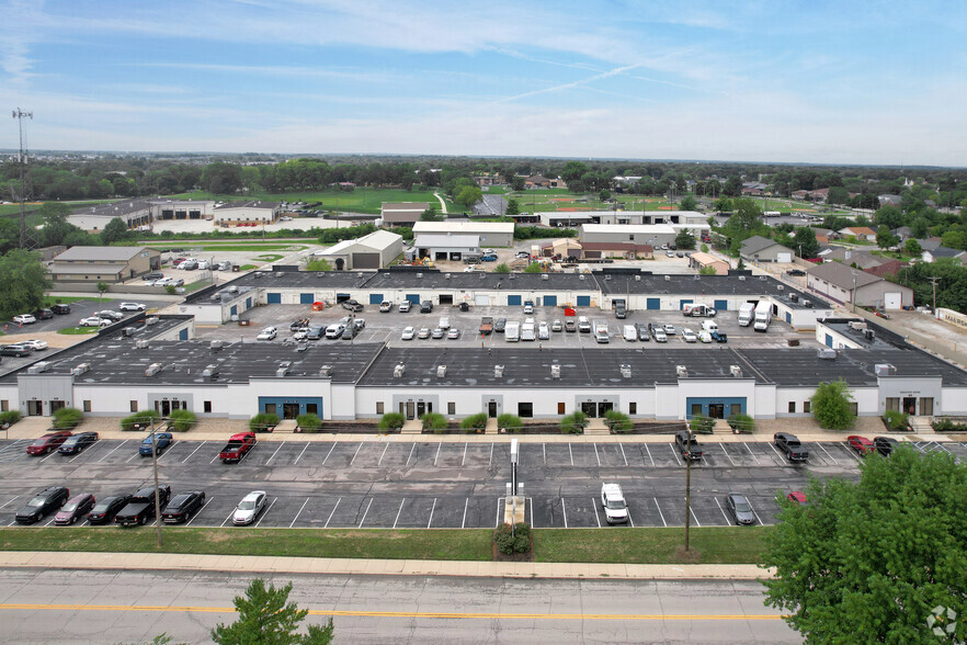 500 S Polk St, Greenwood, IN en alquiler - Foto del edificio - Imagen 2 de 16