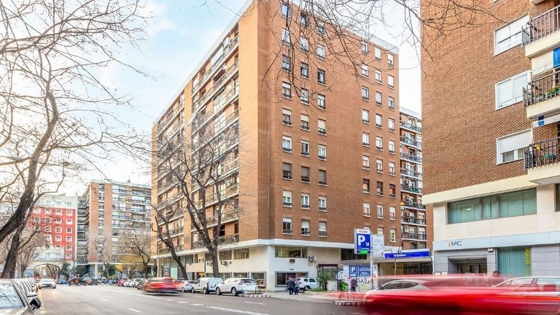 Edificio residencial en Madrid, Madrid en venta - Foto del edificio - Imagen 2 de 2