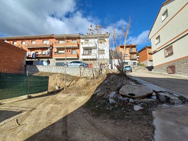 Terreno en El Hoyo de Pinares, Ávila en venta - Foto principal - Imagen 1 de 2