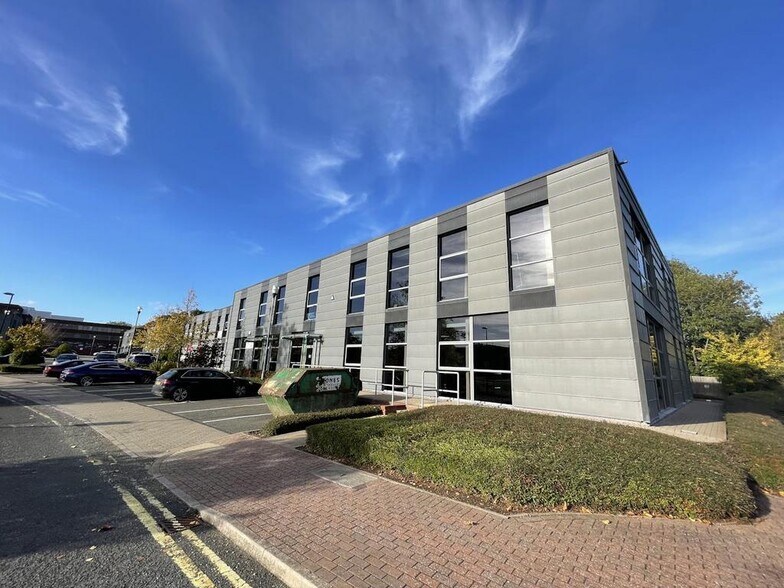 Cranmore Dr, Solihull en alquiler - Foto del edificio - Imagen 2 de 24