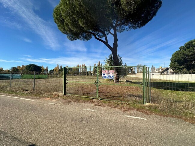 Más detalles de Calle Juan Ramón Jiménez, 19, Simancas - Terreno en venta