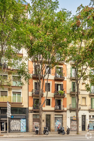 Edificio residencial en Barcelona, Barcelona en venta - Foto principal - Imagen 1 de 1