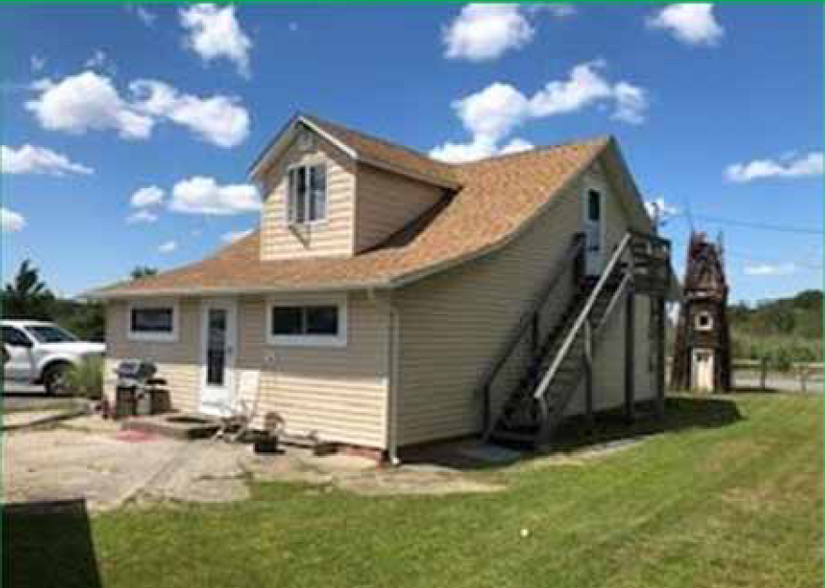 300 Pine Neck Ave, East Patchogue, NY en venta - Foto del edificio - Imagen 2 de 41