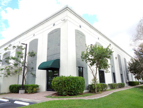 1351 Sawgrass Corporate Pky, Sunrise, FL en alquiler Foto del edificio- Imagen 1 de 12