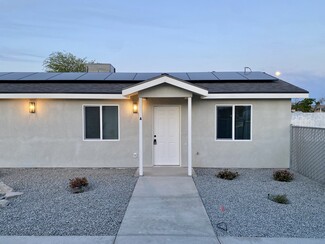 Más detalles para 332 ROBERTSON, Ridgecrest, CA - Edificios residenciales en venta