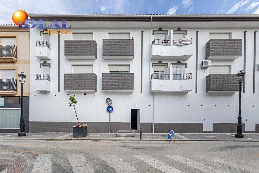 Local en Ogíjares en venta - Foto del edificio - Imagen 3 de 9