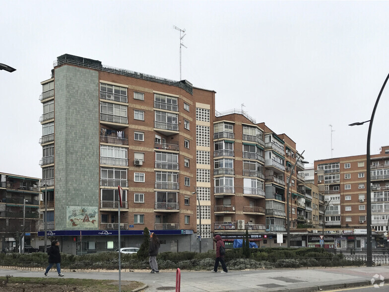 Avenida de la Constitución, 47, Móstoles, Madrid en alquiler - Foto del edificio - Imagen 3 de 6