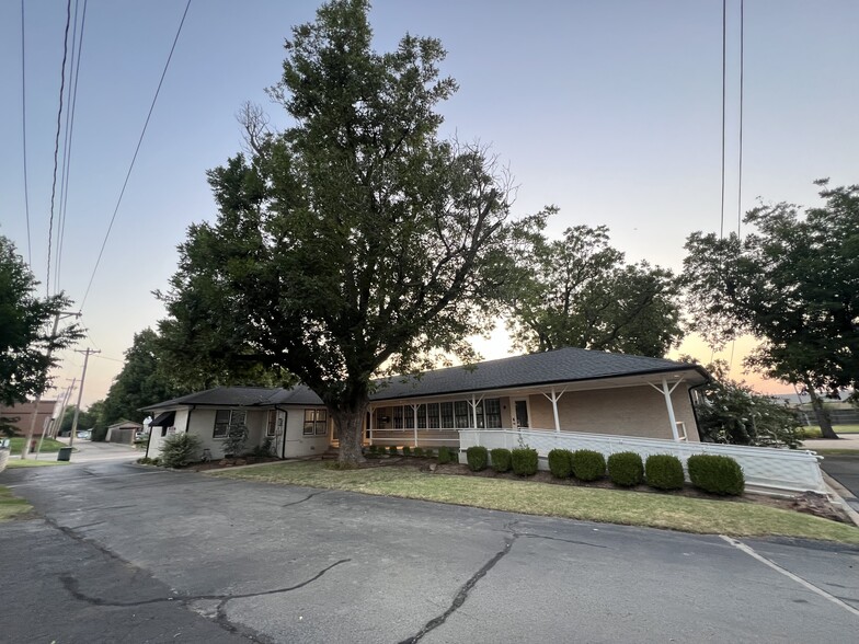 26 E 9th St, Edmond, OK en alquiler - Foto del edificio - Imagen 1 de 1