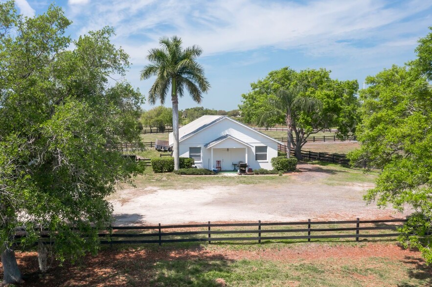 8325 Whiskey Pond Ln, Lakewood Ranch, FL en venta - Foto del edificio - Imagen 2 de 9