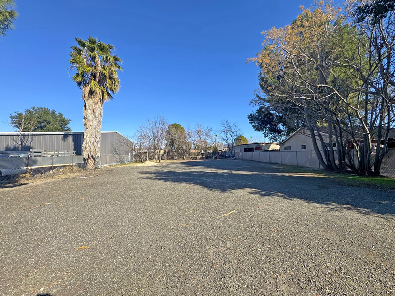 26956 Furnivall Ave, Santa Clarita, CA en venta - Foto principal - Imagen 1 de 3