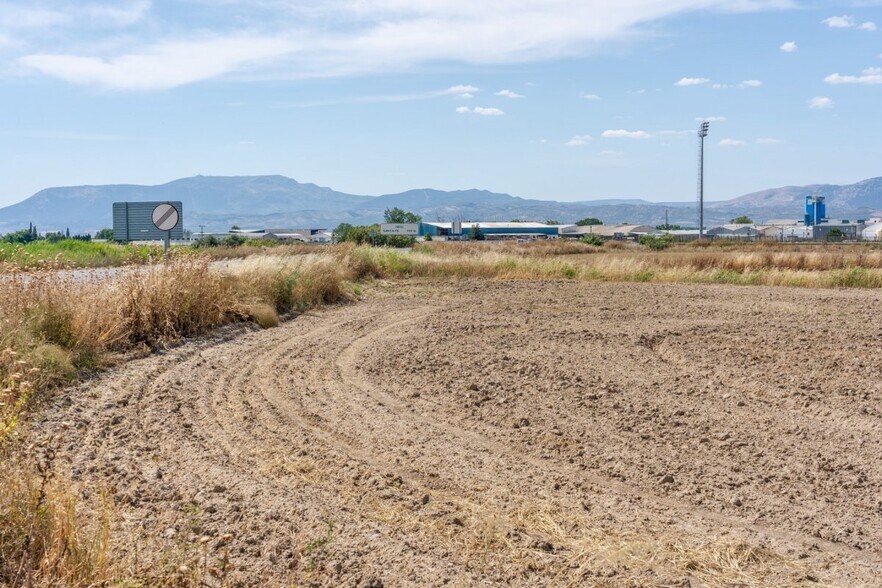 Terreno en Santa Fe, Granada en venta - Foto del edificio - Imagen 3 de 26