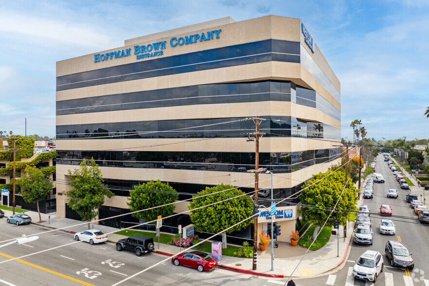 5000 Van Nuys Blvd, Sherman Oaks, CA en alquiler - Foto del edificio - Imagen 1 de 6