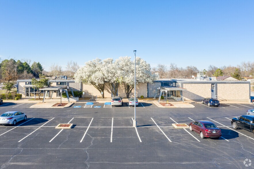 5300 N Meridian Ave, Oklahoma City, OK en alquiler - Foto del edificio - Imagen 2 de 9