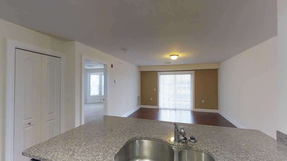 2 Donna Way, Troy, NY en venta - Matterport 3D Scan - Imagen 2 de 21