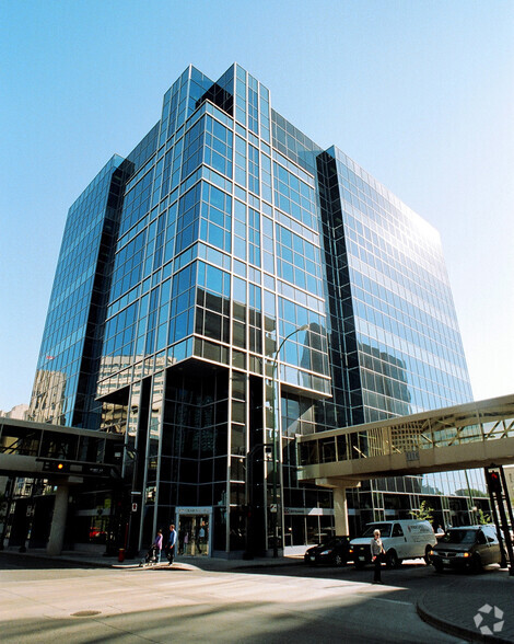 200 Graham Ave, Winnipeg, MB en alquiler - Foto del edificio - Imagen 1 de 4