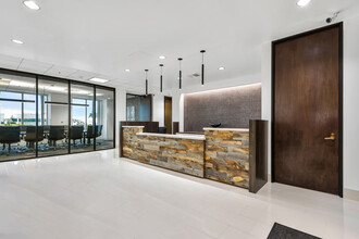 3780 Kilroy Airport Way, Long Beach, CA en alquiler Foto del interior- Imagen 2 de 13