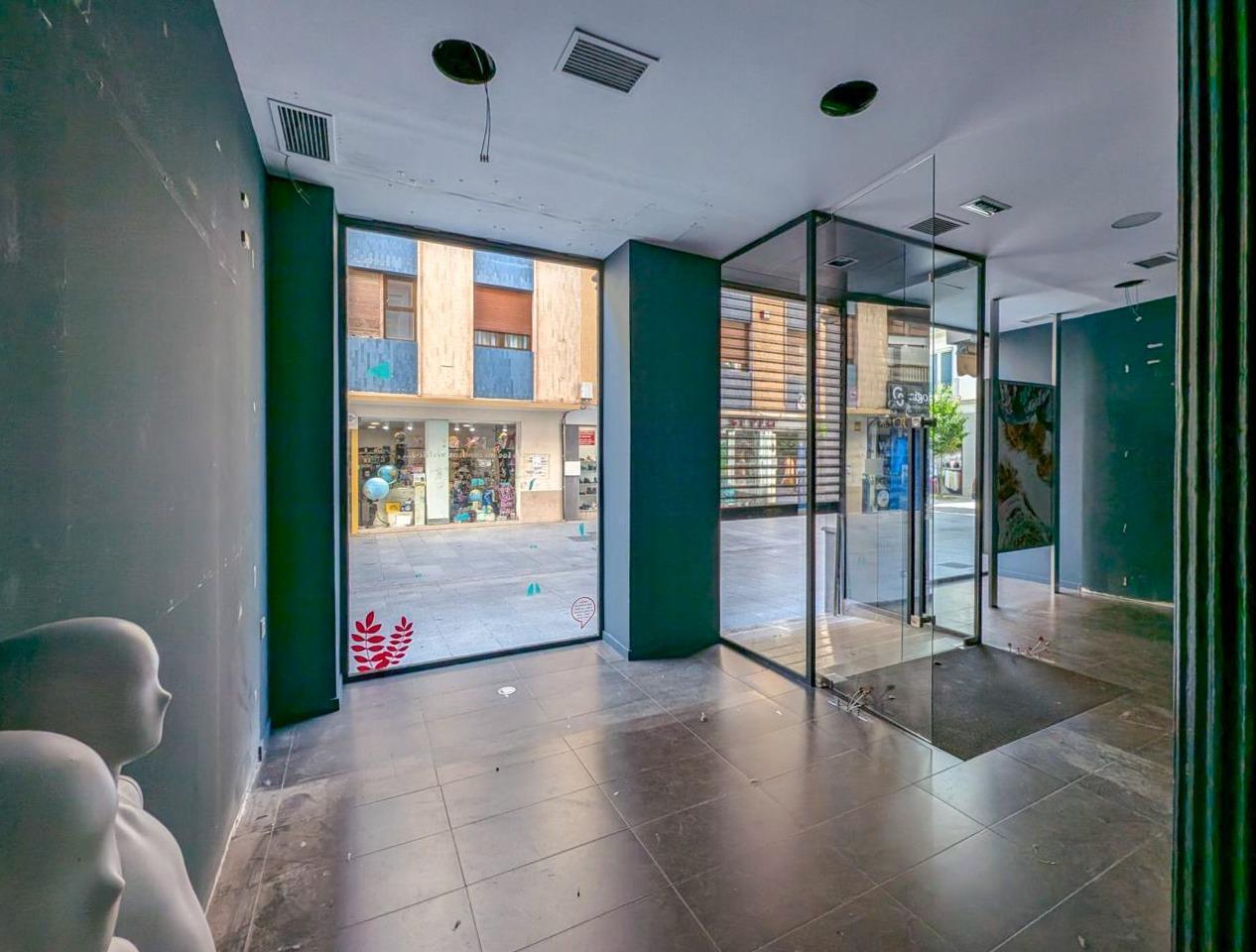 Local en Granada en venta Vestíbulo- Imagen 1 de 17