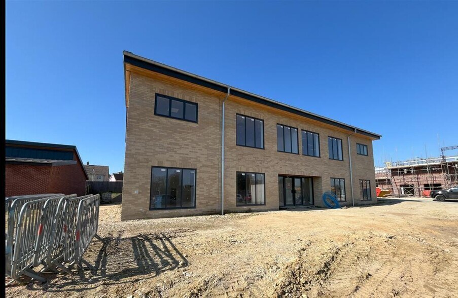 15 Newbolt Close, Stowmarket en venta - Foto del edificio - Imagen 2 de 5