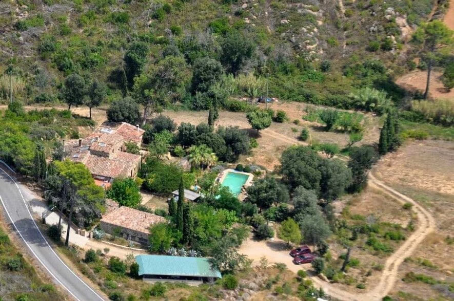 Hotel y hospedaje en Cistella, Gerona en venta - Foto principal - Imagen 1 de 13